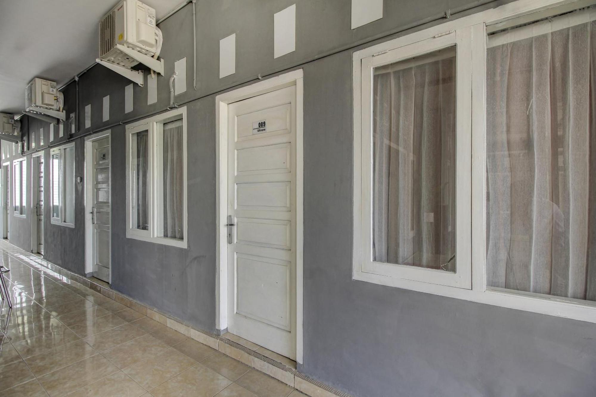 Oyo Life 3415 Penginapan Wimane Palembang Ngoại thất bức ảnh